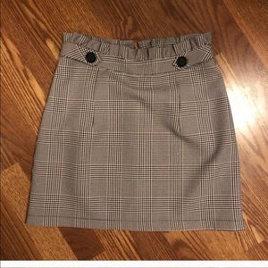 COPY - Adorable high waist plaid skirt with ruffle top